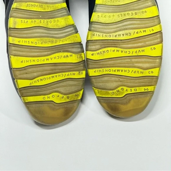 The Jordan 10 Retro Venom Green - Picture 6 of 13